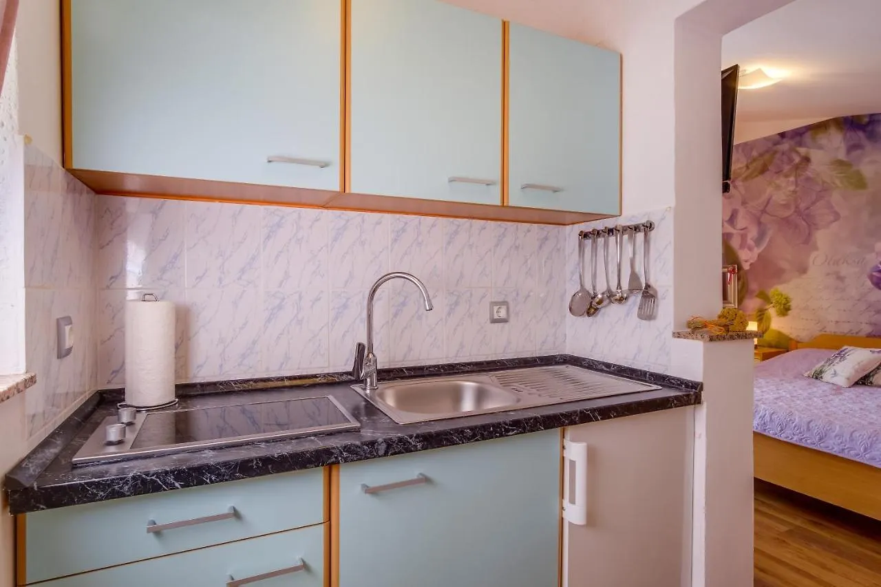 Apartments By The Sea Artatore, Losinj - 7952 Čunski